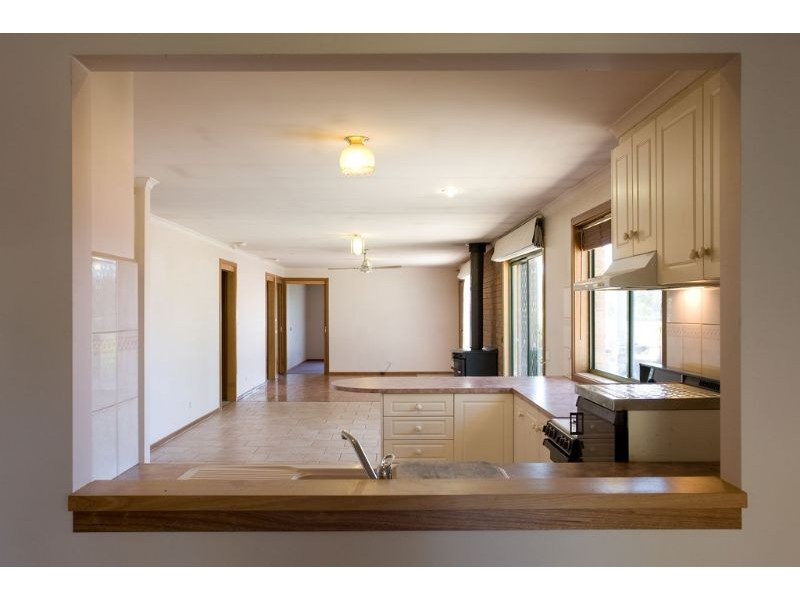 16 Ashley Court, Seville VIC 3139