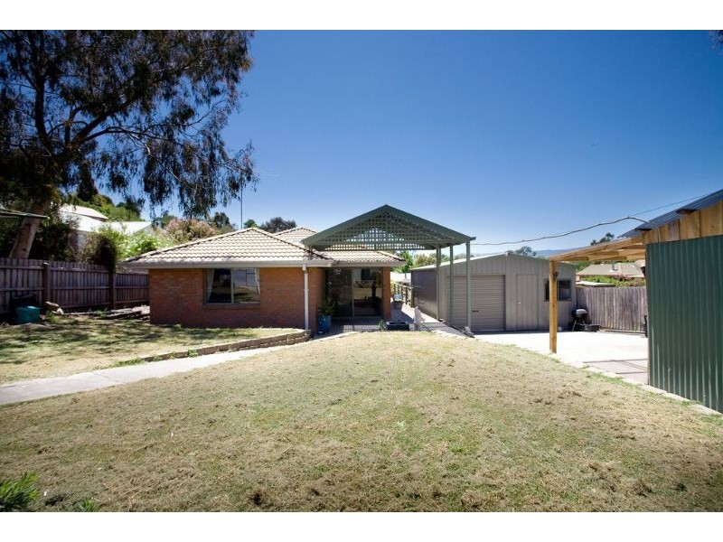 16 Ashley Court, Seville VIC 3139