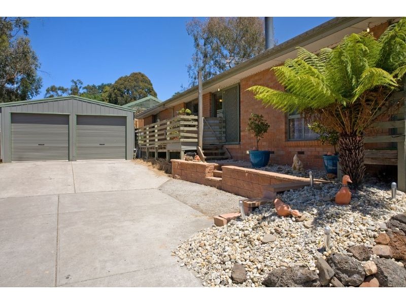 16 Ashley Court, Seville VIC 3139