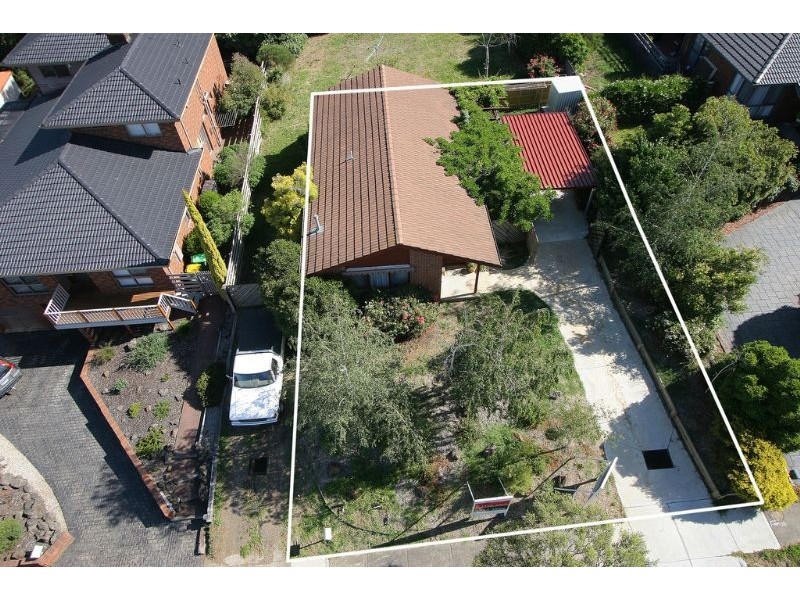 18 Dobell Place, Mooroolbark VIC 3138