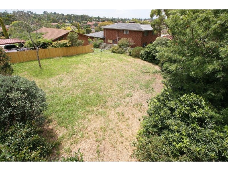 2/18 Dobell Place, Mooroolbark VIC 3138