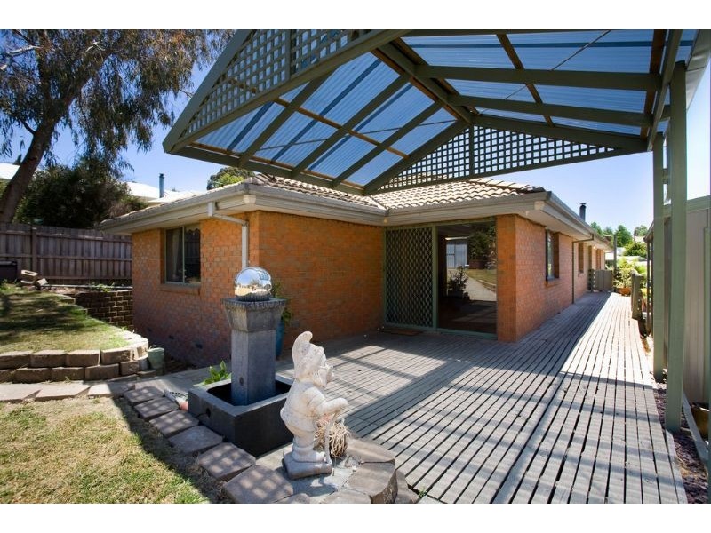16 Ashley Court, Seville VIC 3139
