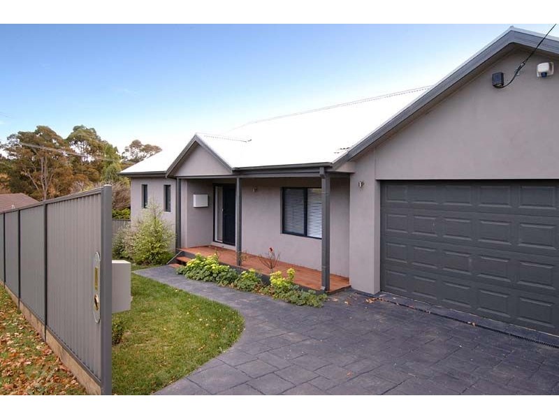 2 Valley Ho Road, Chirnside Park VIC 3116