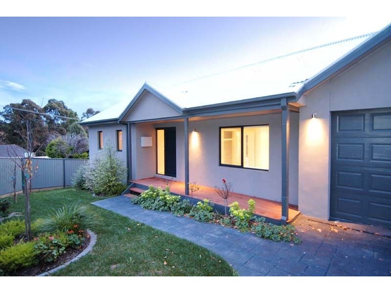 2 Valley Ho Road, Chirnside Park VIC 3116