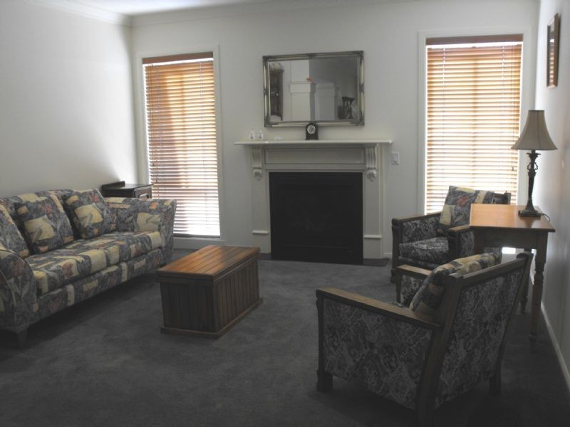 16 Paris Court, Mooroolbark VIC 3138