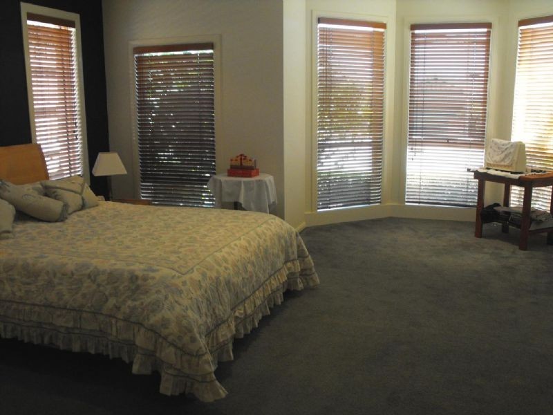 16 Paris Court, Mooroolbark VIC 3138