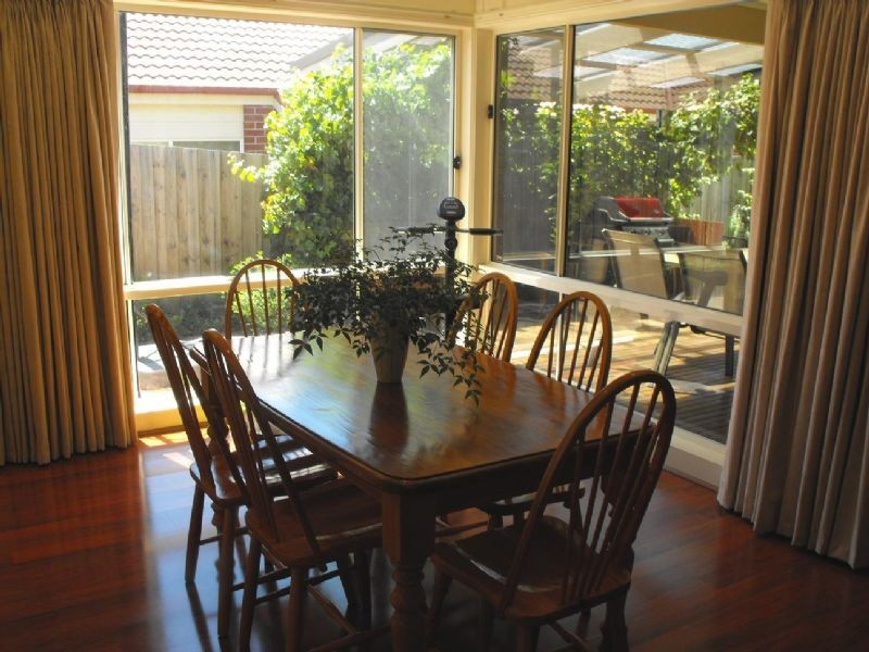 16 Paris Court, Mooroolbark VIC 3138