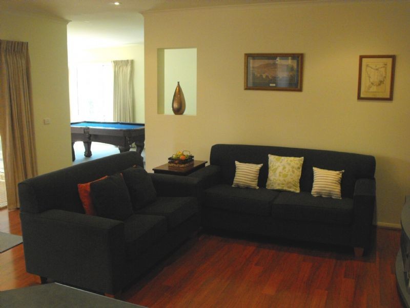 16 Paris Court, Mooroolbark VIC 3138