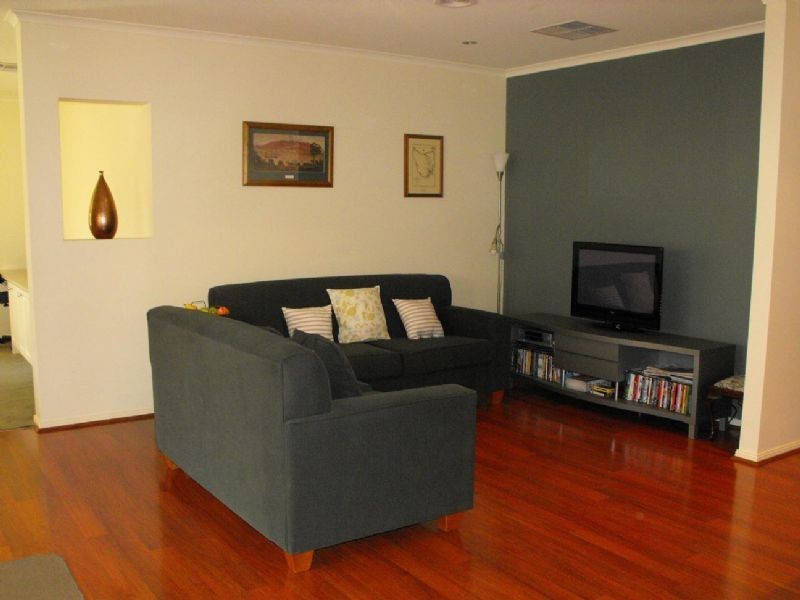 16 Paris Court, Mooroolbark VIC 3138