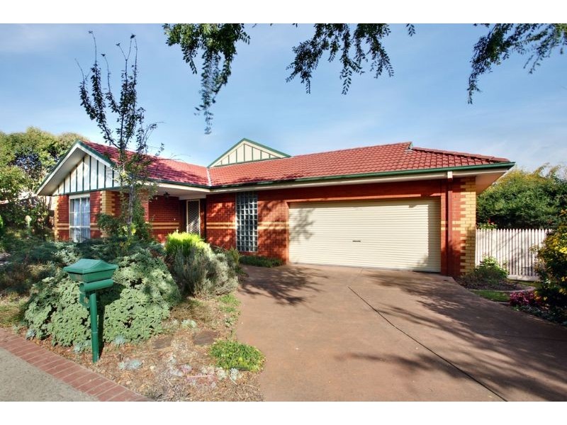 10 Yarraridge Drive, Chirnside Park VIC 3116