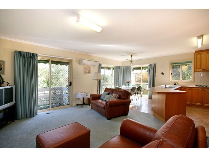 10 Yarraridge Drive, Chirnside Park VIC 3116