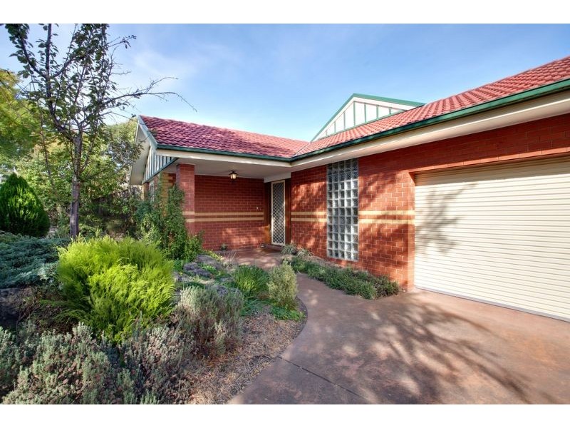 10 Yarraridge Drive, Chirnside Park VIC 3116
