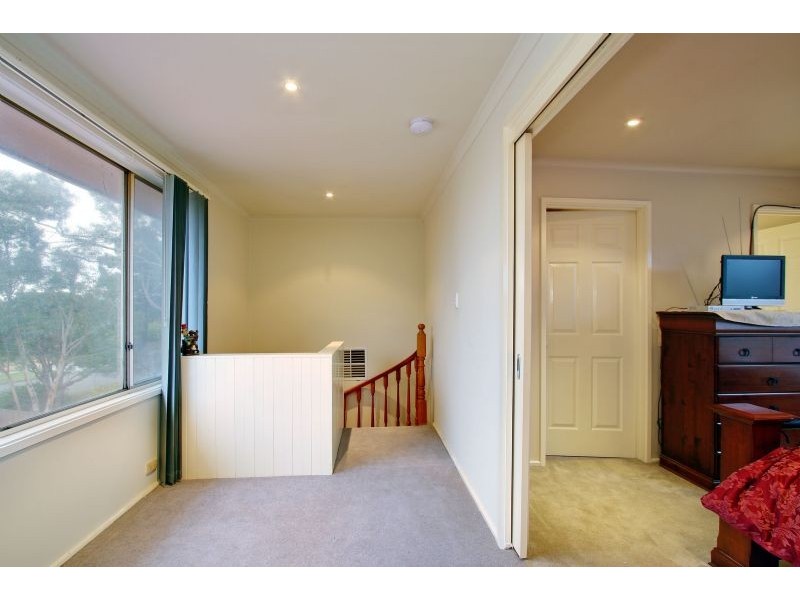 17 Sweetland Road, Mooroolbark VIC 3138