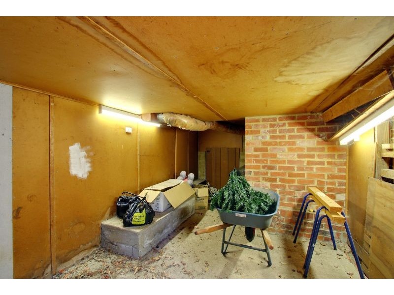 17 Sweetland Road, Mooroolbark VIC 3138