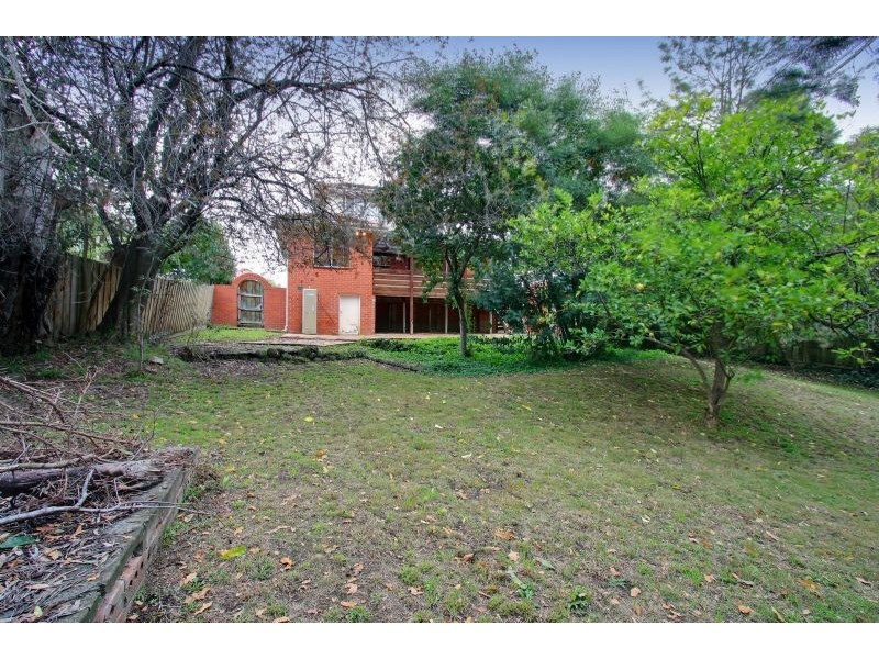 17 Sweetland Road, Mooroolbark VIC 3138