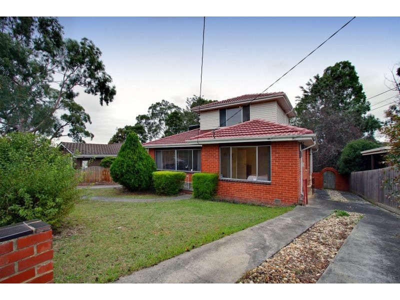 17 Sweetland Road, Mooroolbark VIC 3138