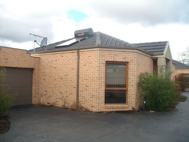 2/6 Deschamps Street, Lilydale VIC 3140