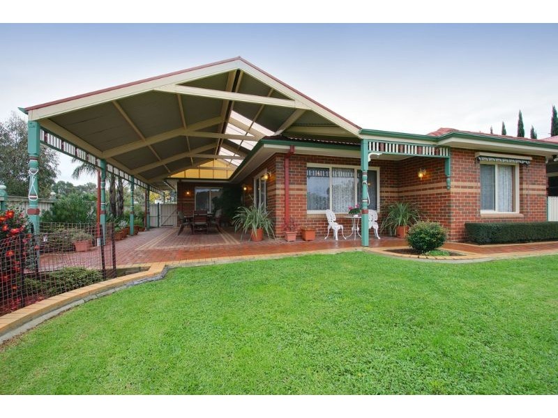 98 Eucalypt Drive, Lilydale VIC 3140
