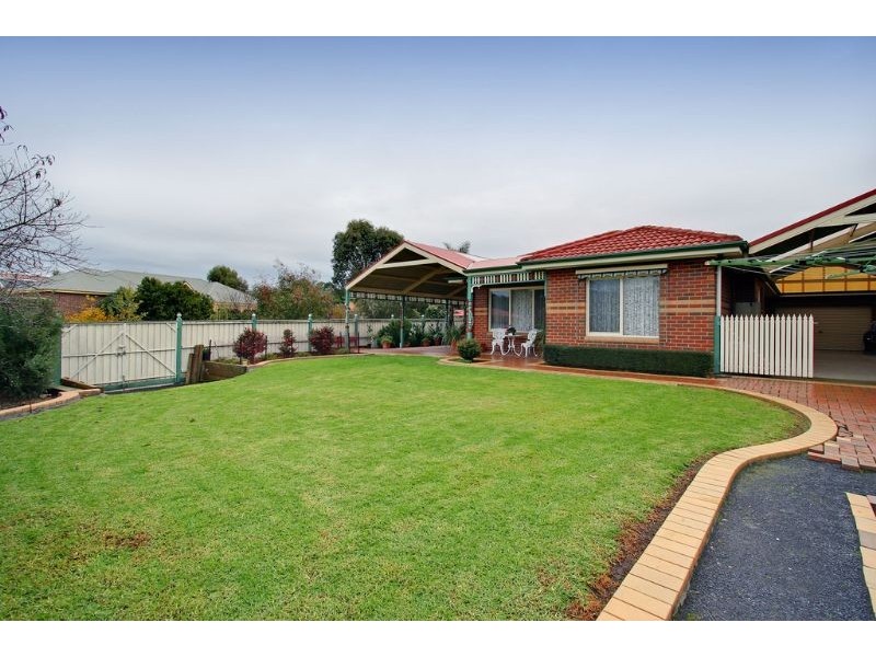 98 Eucalypt Drive, Lilydale VIC 3140