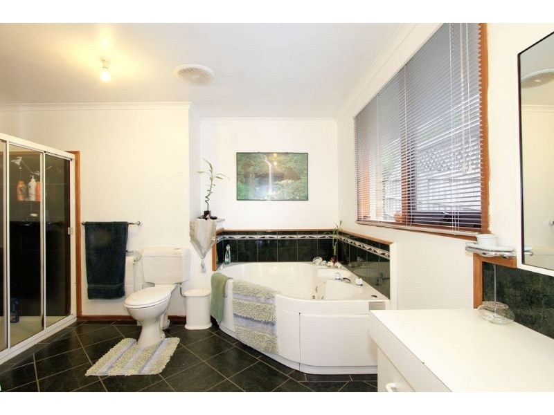 25 Lakeview Drive, Lilydale VIC 3140