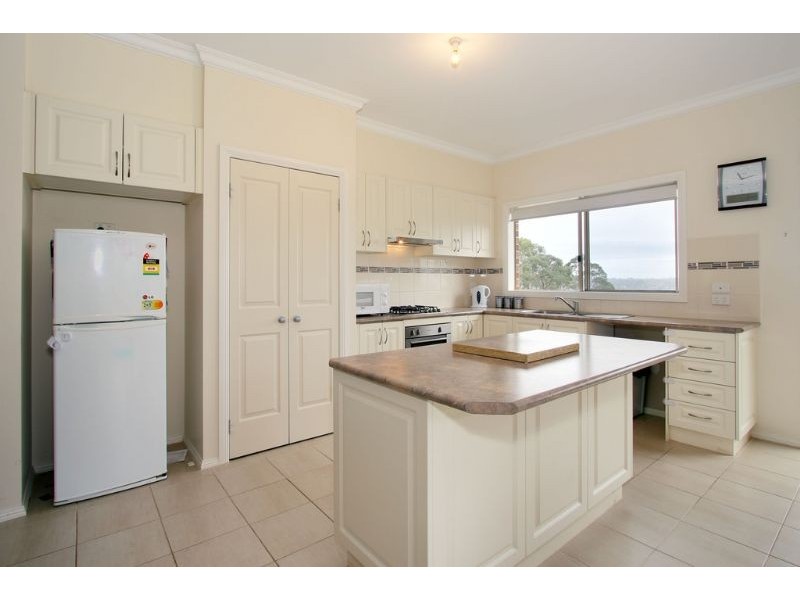 11 Bastow Road, Lilydale VIC 3140