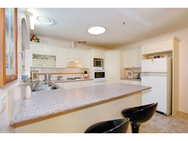 38 Batterbee Drive, Mooroolbark VIC 3138