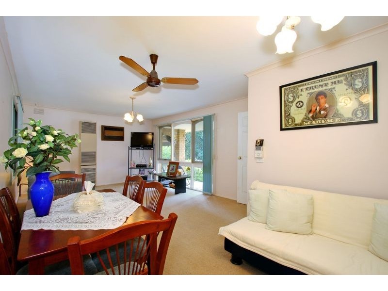 38 Batterbee Drive, Mooroolbark VIC 3138