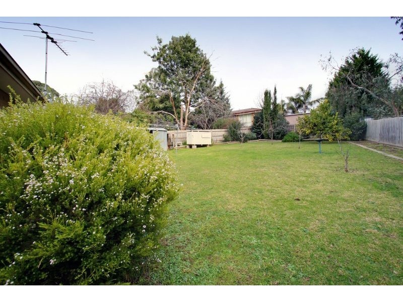 38 Batterbee Drive, Mooroolbark VIC 3138