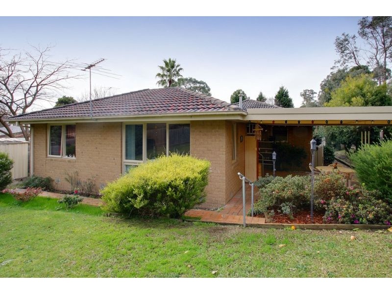 38 Batterbee Drive, Mooroolbark VIC 3138