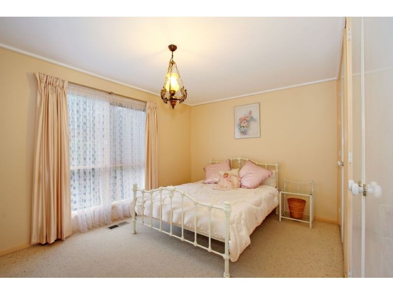 28 Railway Road, Seville VIC 3139