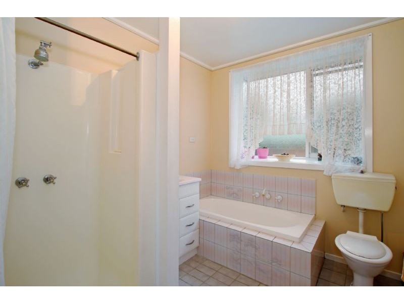 28 Railway Road, Seville VIC 3139