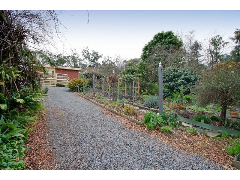 28 Railway Road, Seville VIC 3139