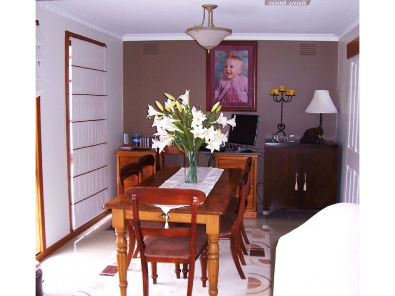 75  Manchester Road, Mooroolbark VIC 3138