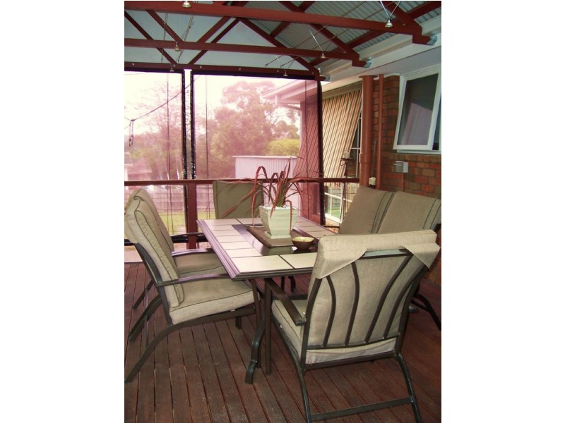 75  Manchester Road, Mooroolbark VIC 3138