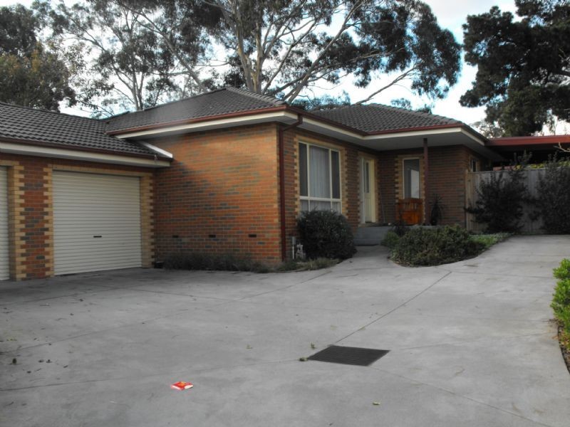 2/9 Yuruga Court, Mooroolbark VIC 3138