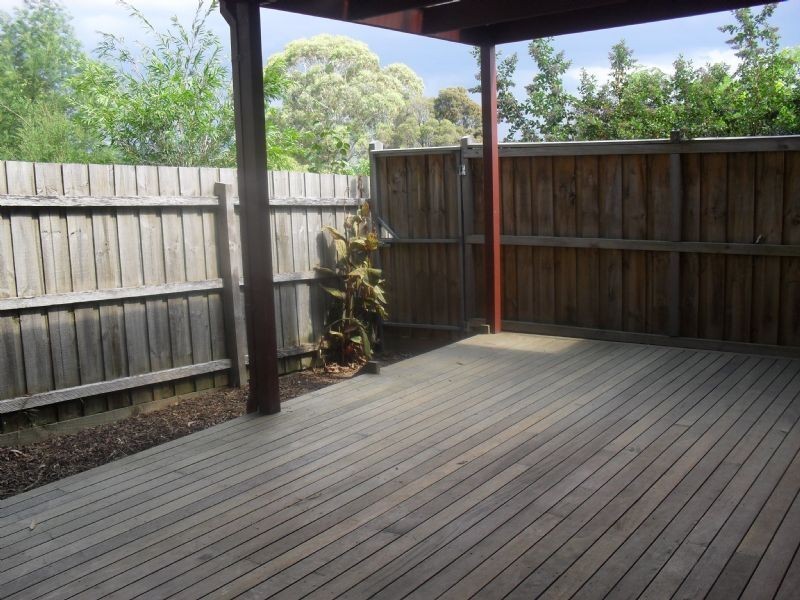 2/9 Yuruga Court, Mooroolbark VIC 3138