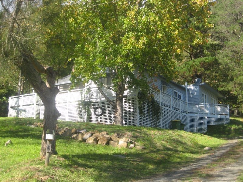 6 Ferntree Road, Warburton VIC 3799