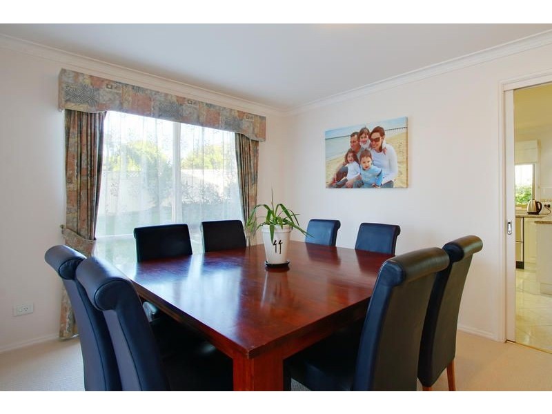 5 Elm Grove, Mooroolbark VIC 3138