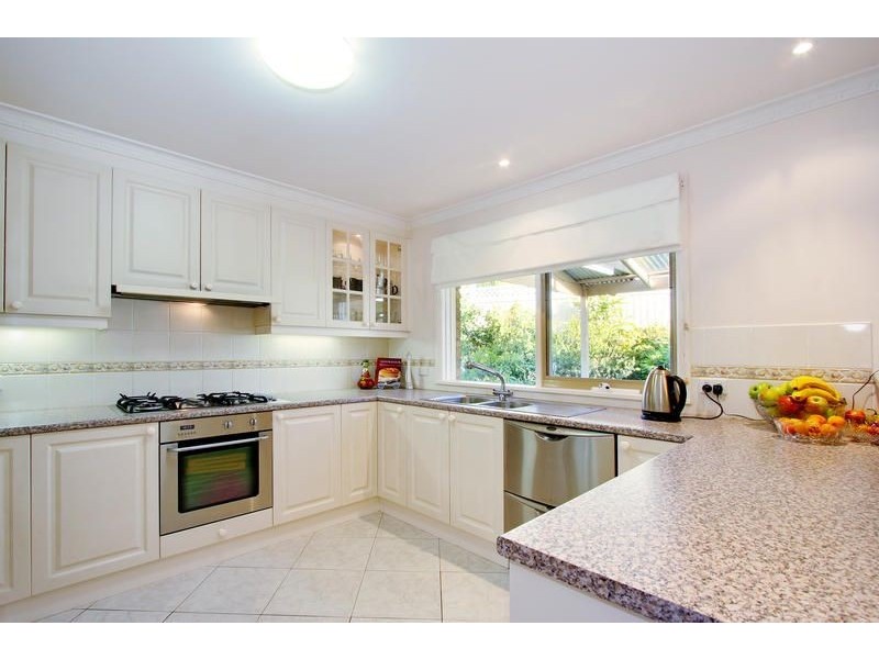 5 Elm Grove, Mooroolbark VIC 3138