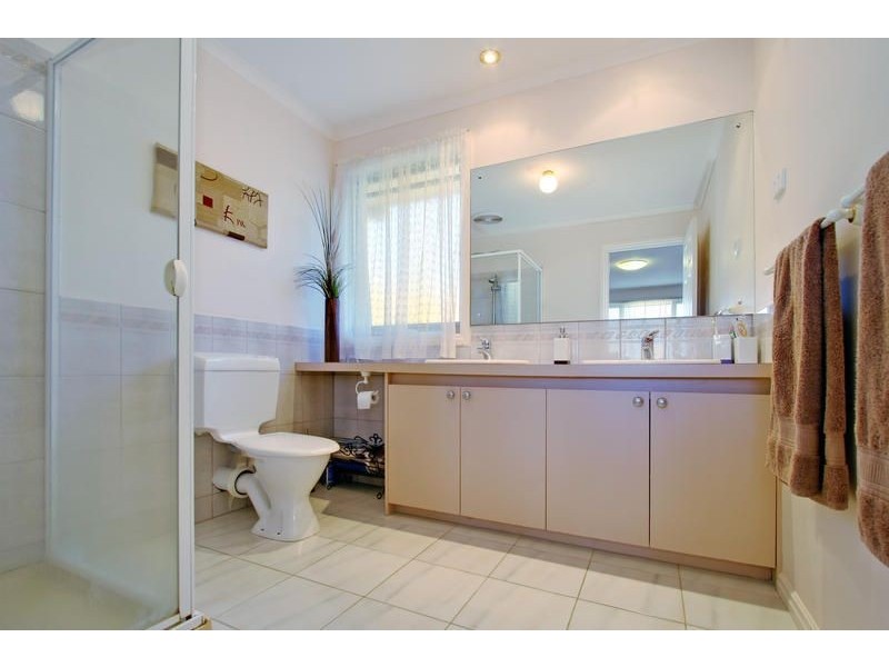 5 Elm Grove, Mooroolbark VIC 3138