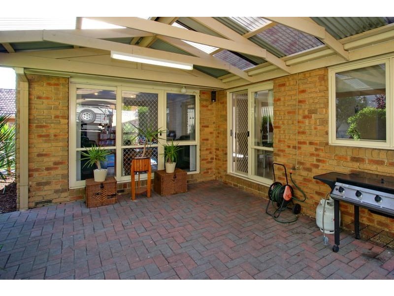 5 Elm Grove, Mooroolbark VIC 3138