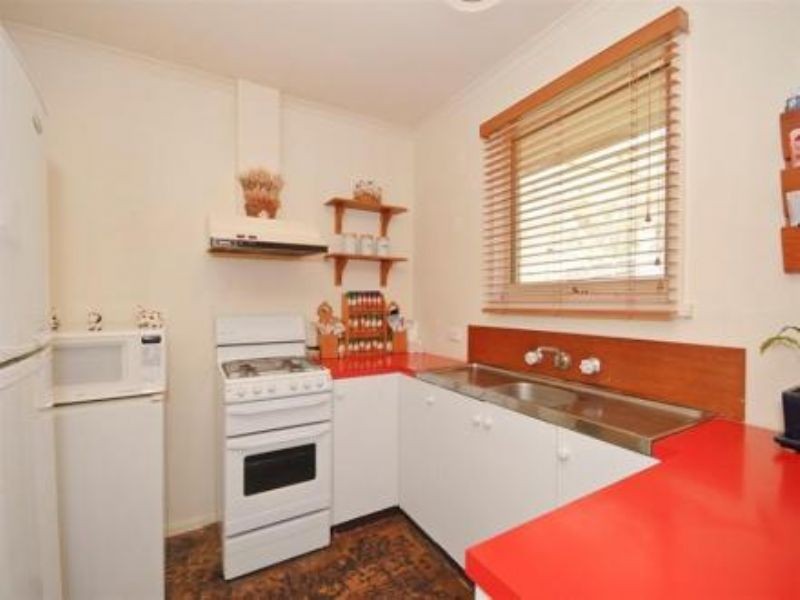 18 Sheldon Avenue, Mooroolbark VIC 3138