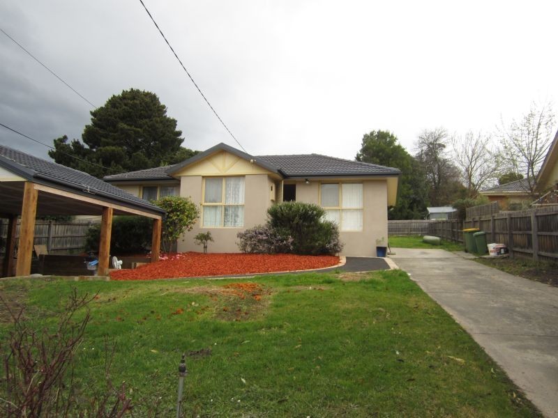 18 Sheldon Avenue, Mooroolbark VIC 3138