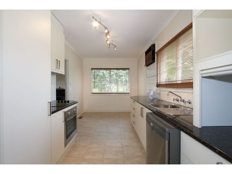 10 Wellington Road, Wandin North VIC 3139