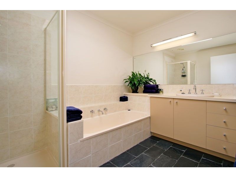 54 St Andrews Drive, Chirnside Park VIC 3116