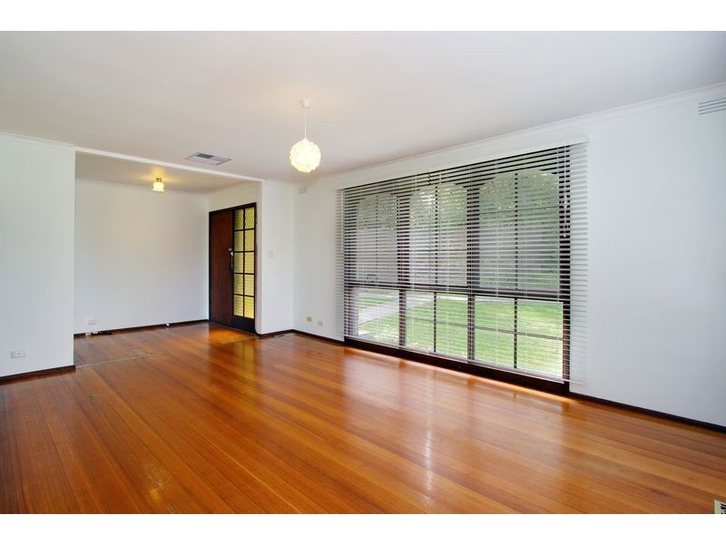 9 Ross Pincott Drive, Mooroolbark VIC 3138