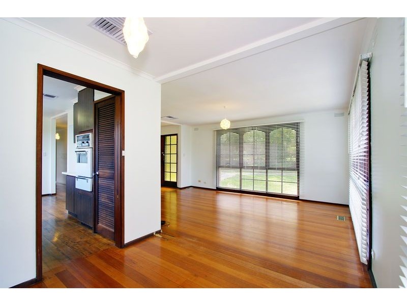 9 Ross Pincott Drive, Mooroolbark VIC 3138