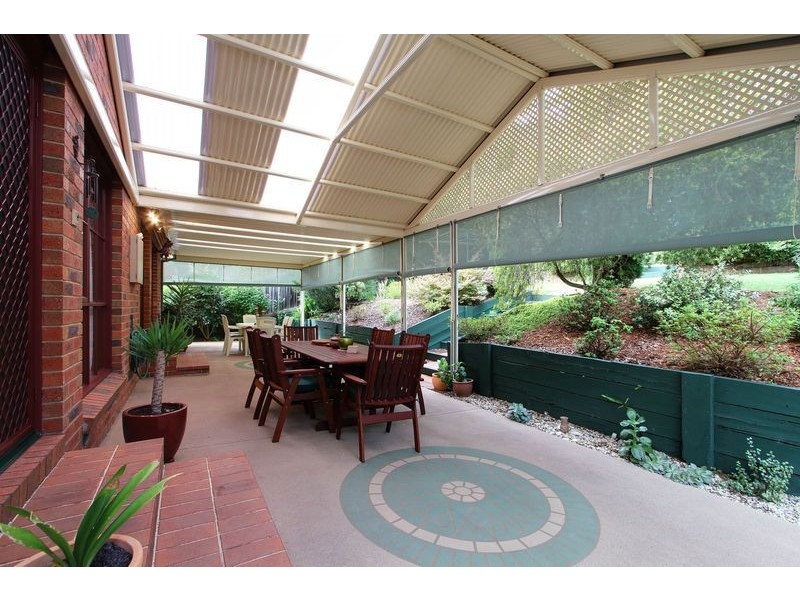 17 Stringybark Boulevard  North, Mount Evelyn VIC 3796