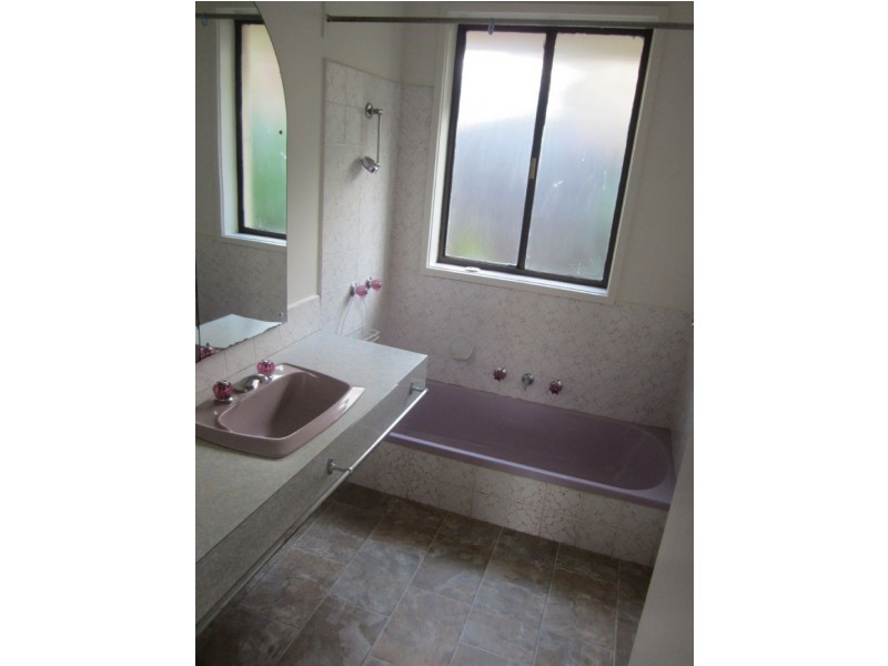 18 Bowen Road, Lilydale VIC 3140