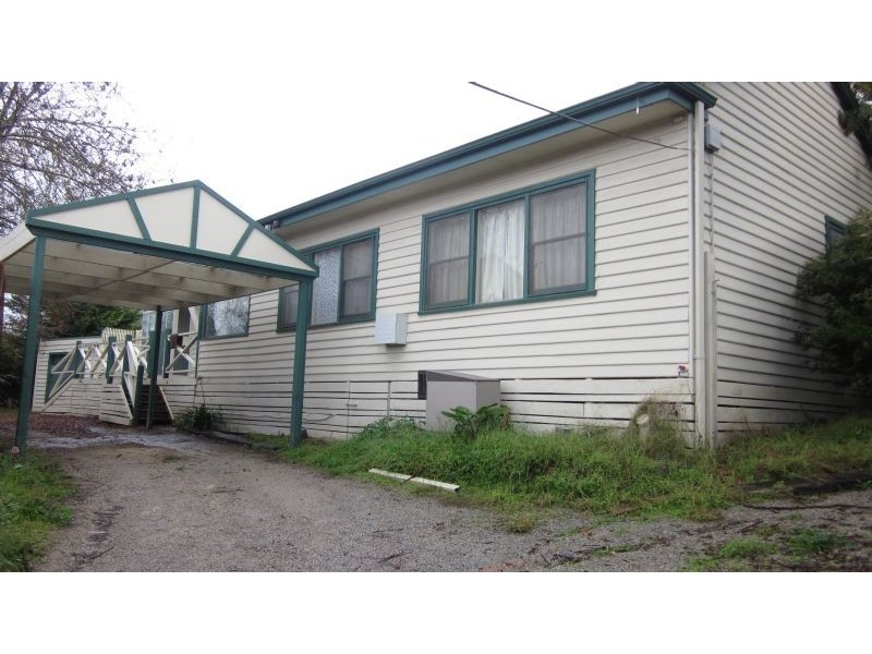 7 Central Avenue, Mooroolbark VIC 3138